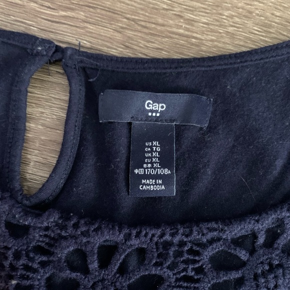 Gap XL laced navy tank top - Picture 3 of 3